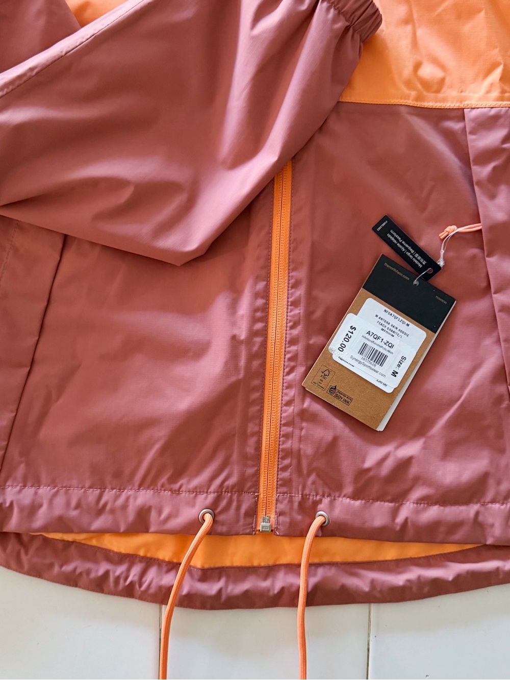 Women's North Face Rain Jacket - Waterproof - Picture 2 of 4